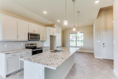 628 Vaquero St, White Settlement, TX 76108 - photo 4