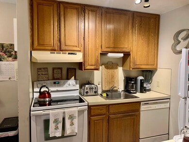 117 Tall Oaks Dr unit C, South Weymouth, MA 02190 - photo 5