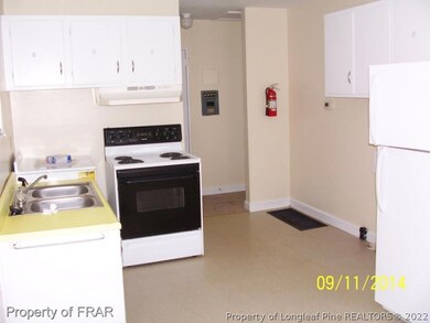 474 Mcrae Dr, Fayetteville, NC 28305 - photo 4