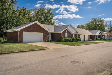 8607 Mill Spring Place unit 8607, Louisville, KY 40228 - photo 2