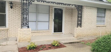 812 W Baldridge St, Ennis, TX 75119 - photo 2