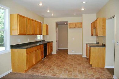 1917 11th St, Des Moines, IA 50314 - photo 2