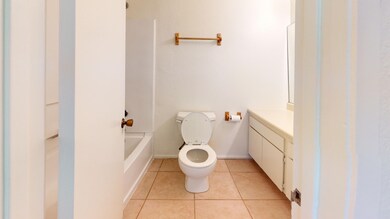 Apartment-B-Bathroom