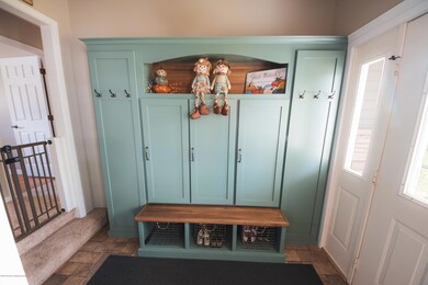 1406 Maycroft Rd, Lansing, MI 48917 - photo 5