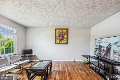 13307 Burkitts Rd, Fairfax, VA 22033 - photo 2