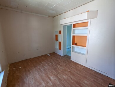 1215 19th St, Rock Island, IL 61201 - photo 2