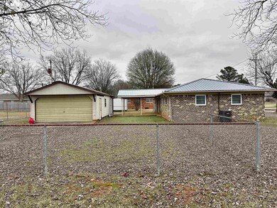 1009 Eastman Ave, Tuscumbia, AL 35674 - photo 2