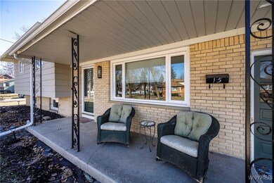 such a cute front porch!