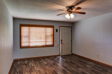 819 Timmons Dr, Tuscola, IL 61953 - photo 7