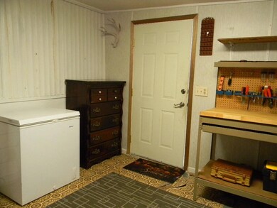 203 E Coyote St, Mandan, ND 58554 - photo 5