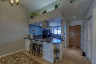 002_Kitchen