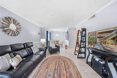 10433 Carrollbrook Ct unit 105, Tampa, FL 33618 - photo 6