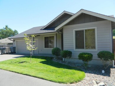 357 SW Wagner Meadows Dr, Grants Pass, OR 97526 - photo 2