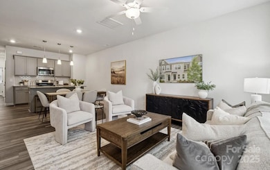 2928 Sloan Dr unit 21, Charlotte, NC 28208 - photo 6