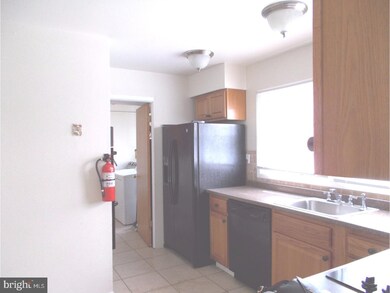 11 Evergreen Dr, Willingboro, NJ 08046 - photo 3