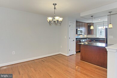 4081 S Four Mile Run Dr unit 403, Arlington, VA 22204 - photo 3