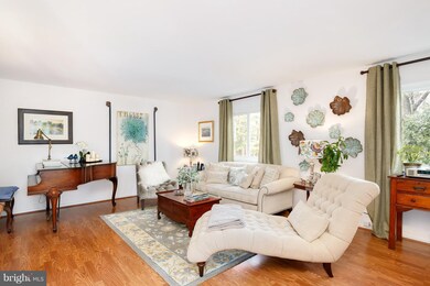 11110 Forest Edge Dr, Reston, VA 20190 - photo 6