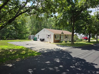 19 Candice St, Clinton, MA 01510 - photo 2