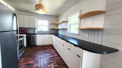 1208 E Rose Dr, Shawnee, OK 74804 - photo 7