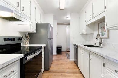2625 13th Ave W unit 202, Seattle, WA 98119 - photo 3