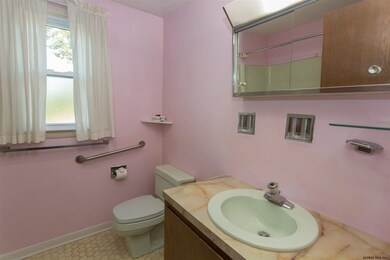 30 Garling Dr, Latham, NY 12110 - photo 4