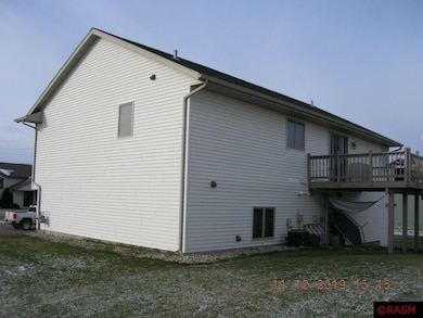 301 Maverick Dr, Mankato, MN 56001 - photo 3