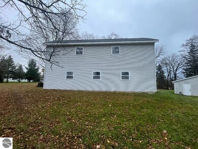 303 N Main St, Vassar, MI 48768 - photo 4
