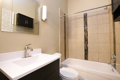 255 N Spring St unit 3, Elgin, IL 60120 - photo 7