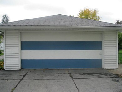 339 Wheatfield St, North Tonawanda, NY 14120 - photo 3