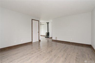 611 Washington Ave SE, Orting, WA 98360 - photo 5