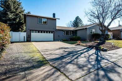 1350 Papago Dr, Medford, OR 97504 - photo 3