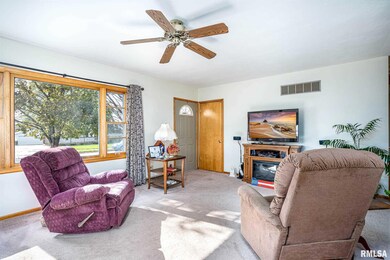 1724 W 36th St, Davenport, IA 52806 - photo 4