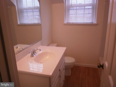 unlisted-address, Arlington, VA 22206 - photo 6
