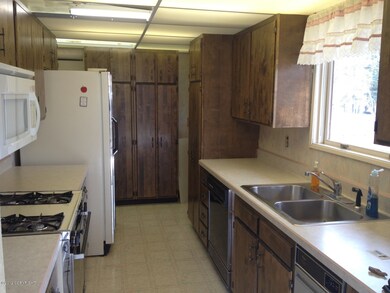 1415 Marten St, Anchorage, AK 99504 - photo 6