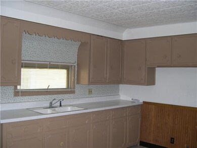 Kitchen UPSTAIRS APT