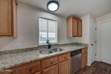 5043 E 28th Ave-5