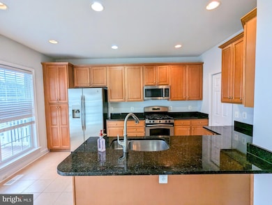 14733 Potomac Branch Dr unit 11, Woodbridge, VA 22191 - photo 2