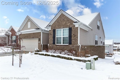 1218 Lark St, Orion Township, MI 48360 - photo 2