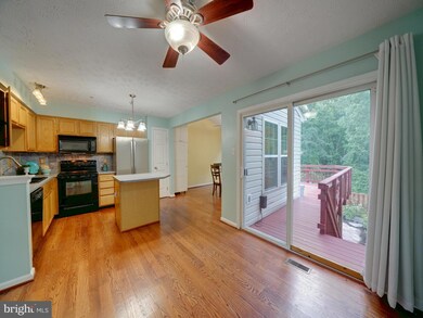 8721 Cresthill Ct, Laurel, MD 20723 - photo 7