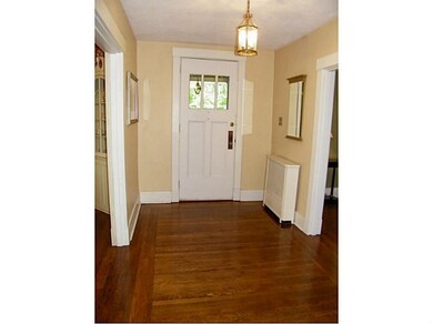 Entry/Foyer.