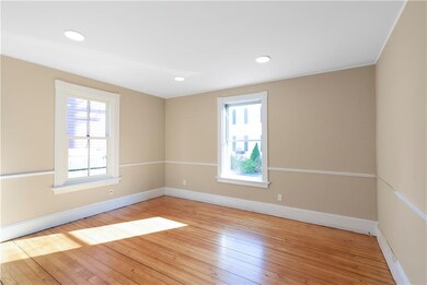 35 Elm St unit 3, Newport, RI 02840 - photo 5