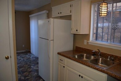 10504 Ashwood Dr unit A, El Paso, TX 79935 - photo 5