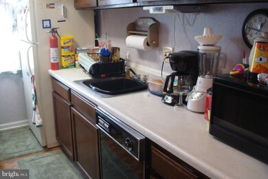 9704 Hagel Cir unit C, Lorton, VA 22079 - photo 3