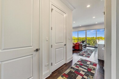 4802 N Bell Ave unit 504, Chicago, IL 60625 - photo 2