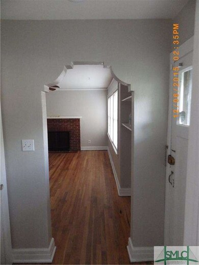 ENTRY TO LIVING ROOM