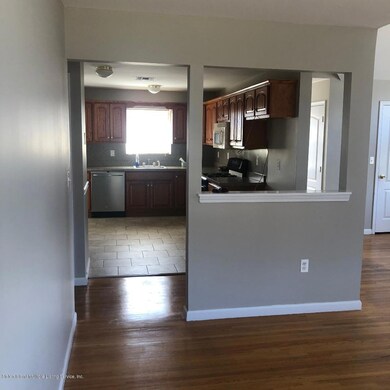 11 Madsen Ave, Staten Island, NY 10309 - photo 5