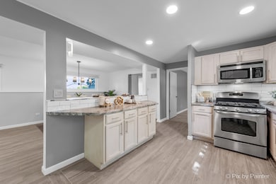 3416 Winhaven Dr, Waukegan, IL 60087 - photo 5