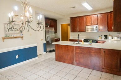 Eat-in Kitchen