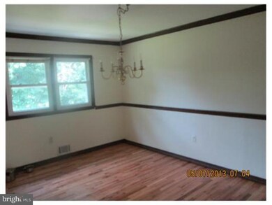 1 Chipper Dr, Kendall Park, NJ 08824 - photo 5