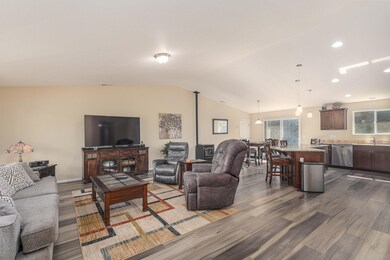 209 Clear Sky Dr, Grants Pass, OR 97526 - photo 7